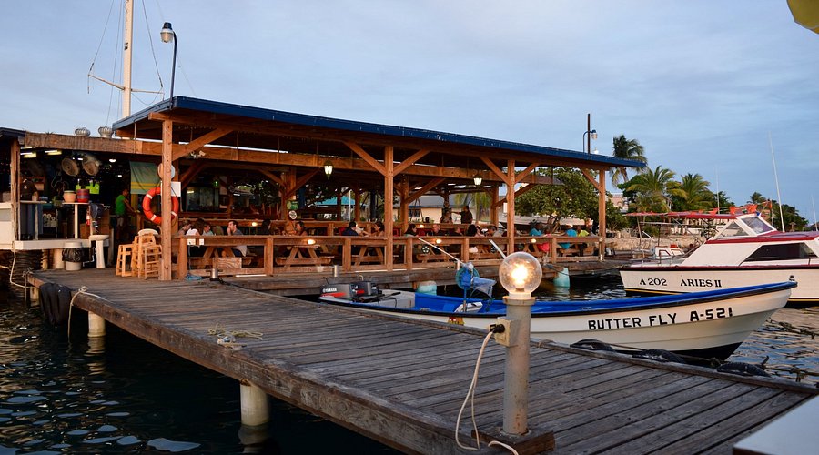 zeerover aruba fried fish shrimp waterfront